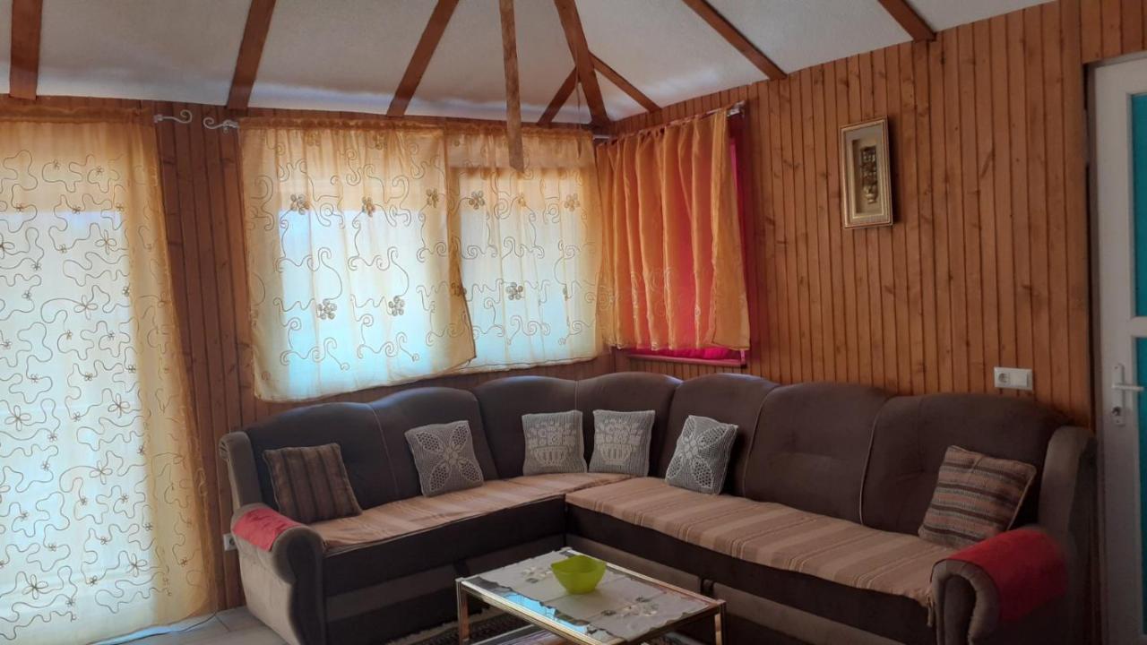 亚伊采Apartman Panorama公寓 外观 照片